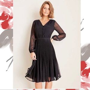 NWOT - Ann Taylor Black Pleated Long Sleeve dress